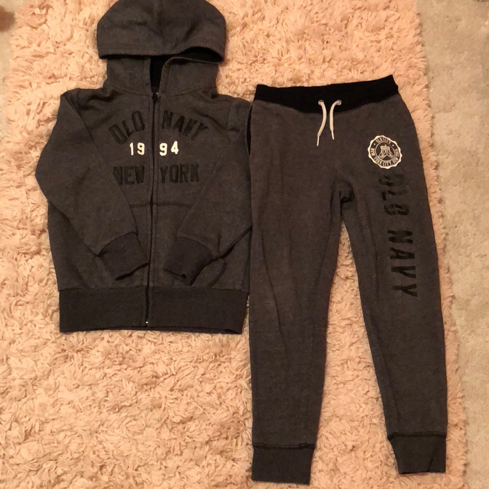 Old Navy sweatsuit